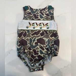 Camo bubble with duck embroidery